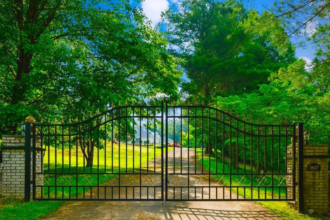 Gated Mansion - Basketball Court Movie Theater Views Villa Big Stone Gap Exterior photo